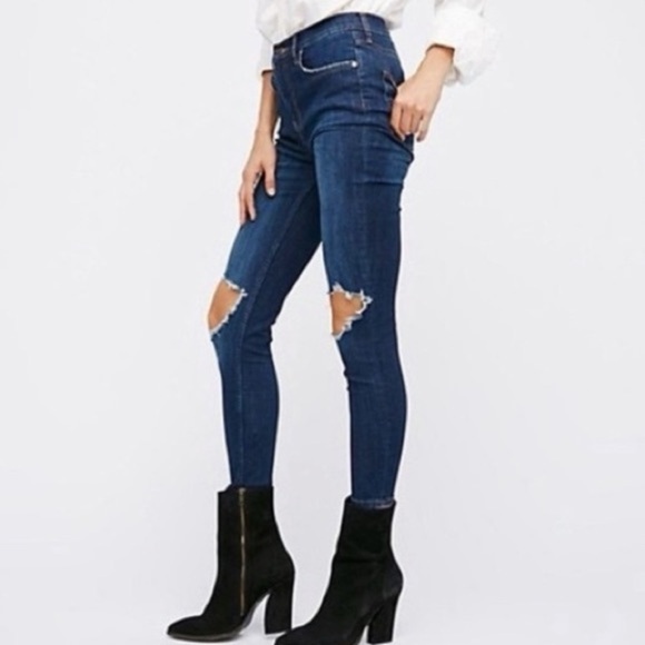 Free People Denim - Free People Dark Wash High Rise Busted Knee Distressed Skinny Jean Size 31